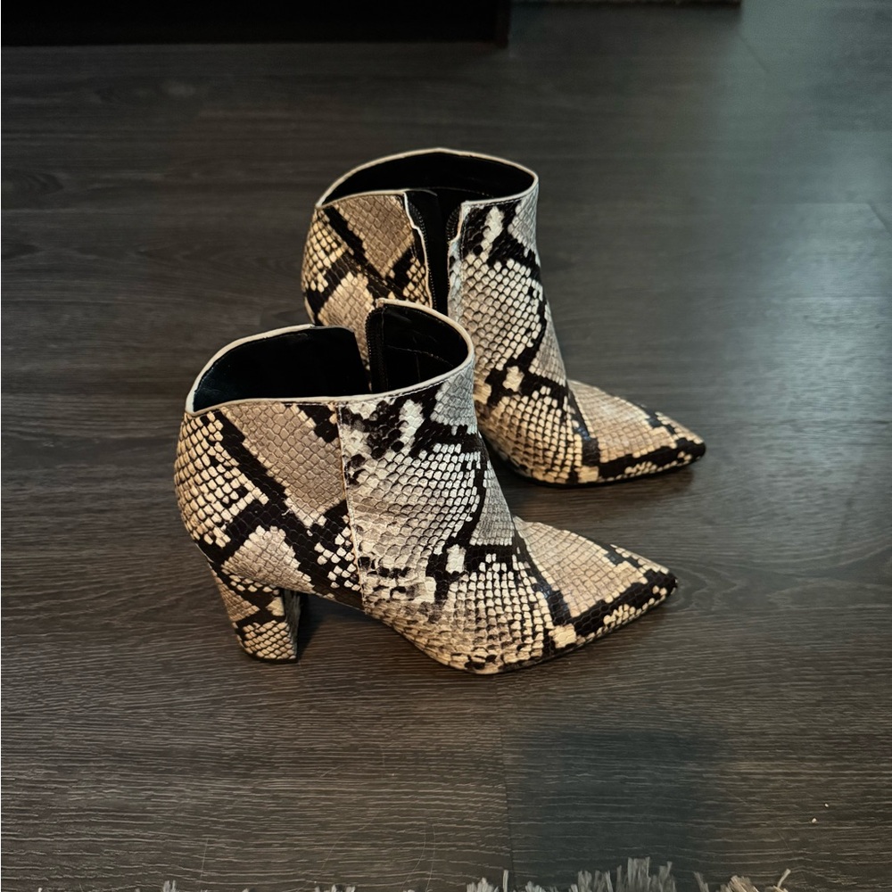 Marc Fisher Gaylen Snakeskin Bootie 7 W